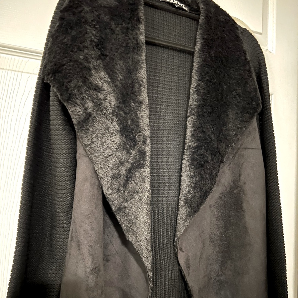 Jacket SHOULDER long sleeve black size L in four textures. Never used.